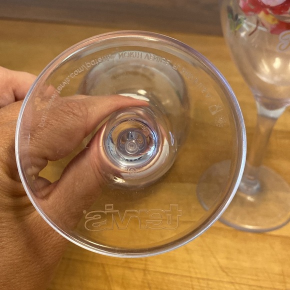 Tervis Wine Tumblers - Picture 5 of 6